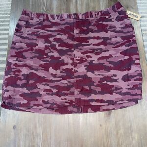 Duluth Trading Camo Skirt Plus Size 26 Garden Skort Burgundy Pink Rootstock NWT